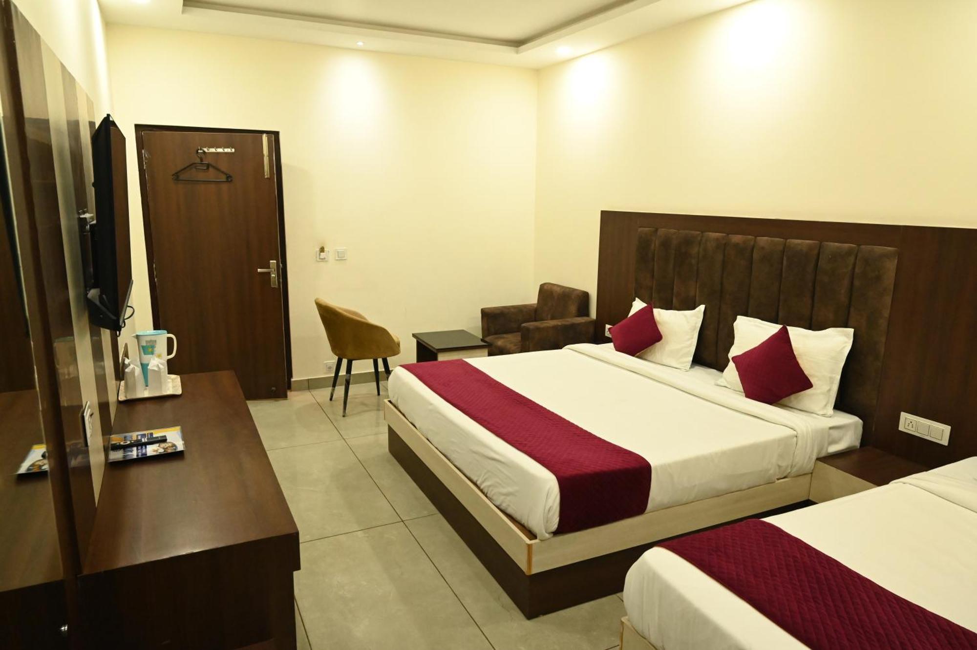 Satya Residency Hotel Katra  Exterior photo